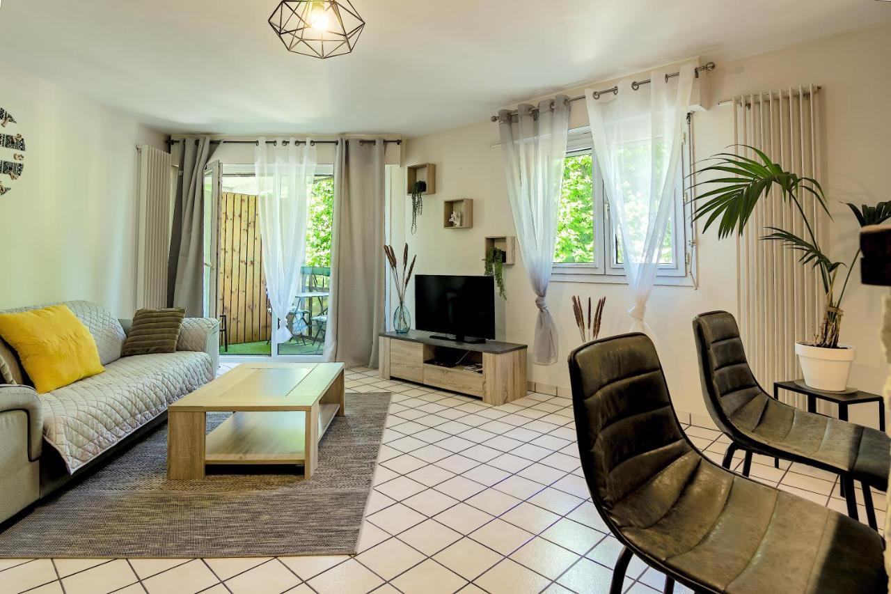 100 Geneve Joli T2 Avec Place De Parking Privee Annecy Exteriör bild